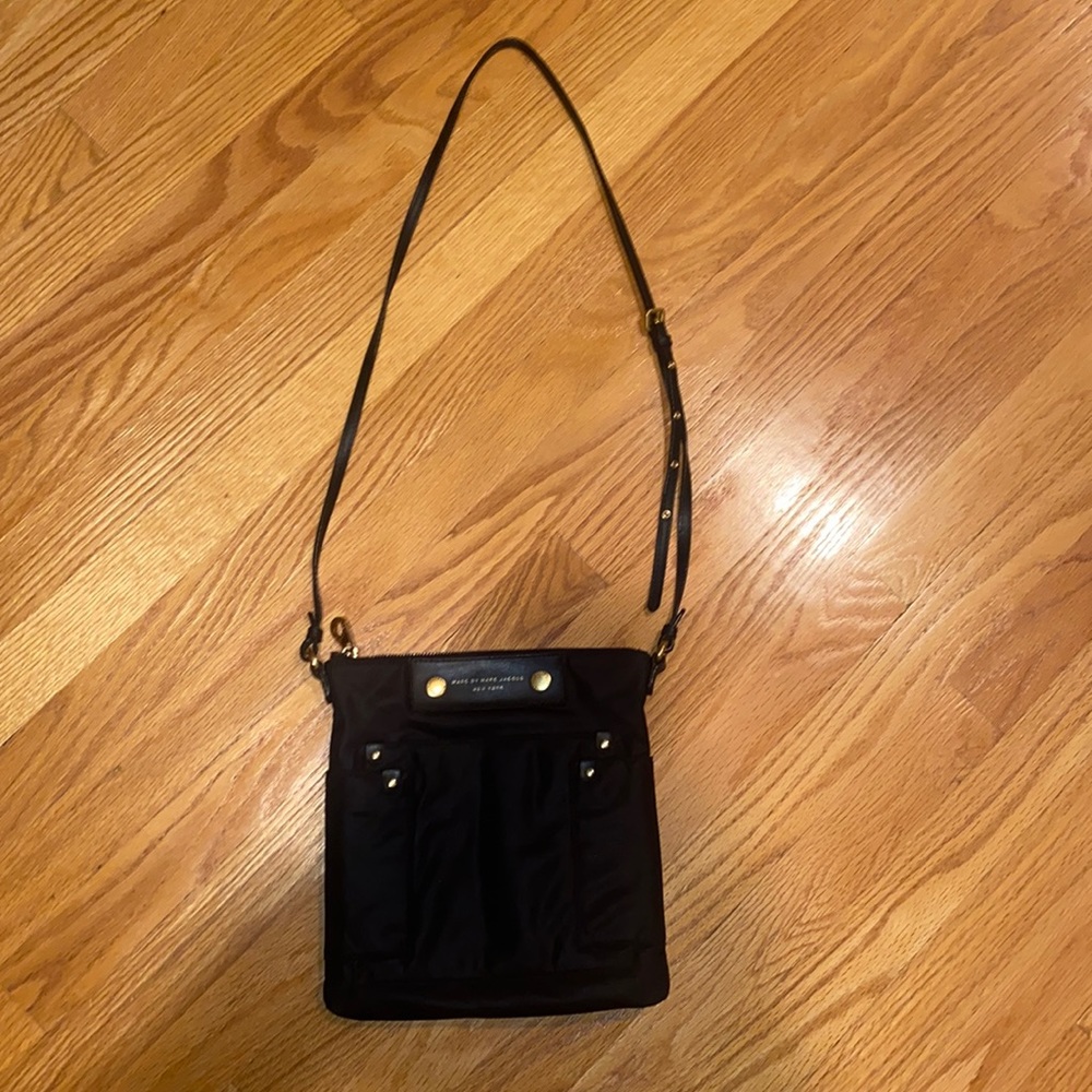 Marc by Marc Jacob’s Preppy Nylon Sia Crossbody Bag - Picture 2 of 4